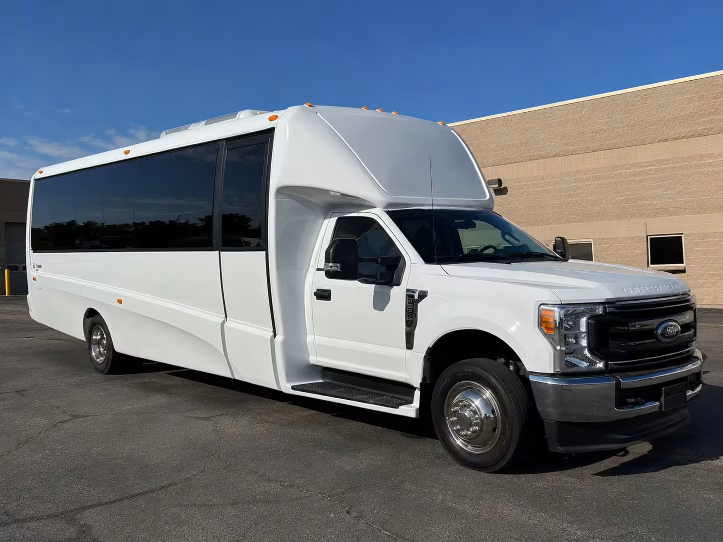 brockton minibus rentals to t f green airport in warwick